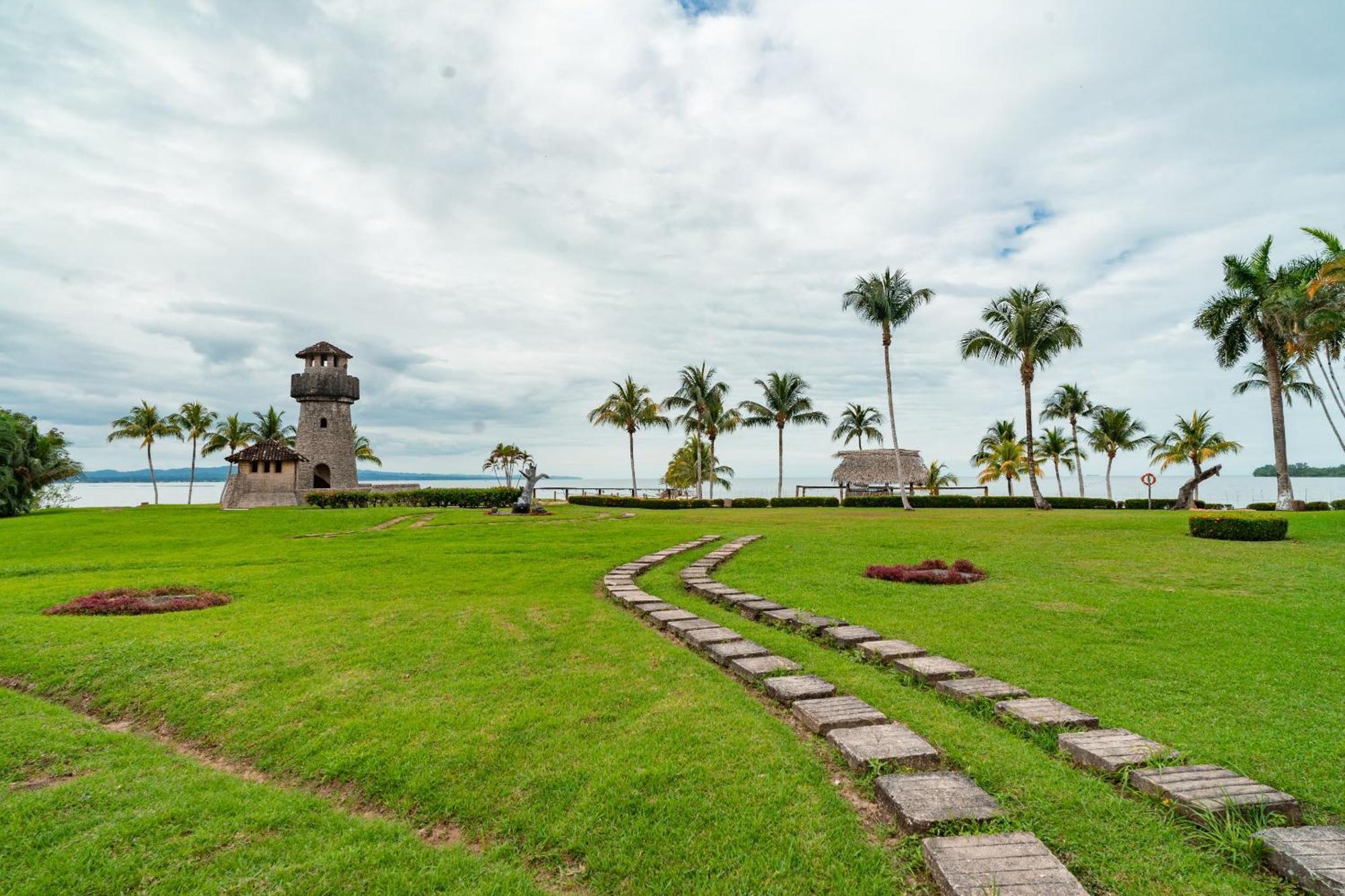Amatique Bay Hotel Puerto Barrios Ngoại thất bức ảnh